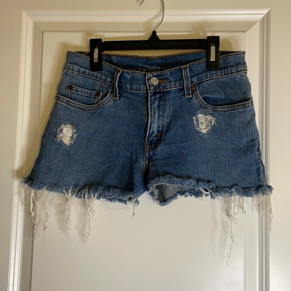 Levi’s cut off shorts